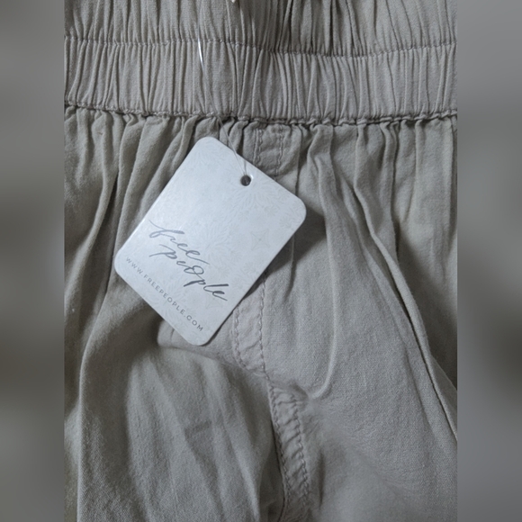 NWT Free People Get Free Poplin Shorts in Nilla Cream - Picture 9 of 11